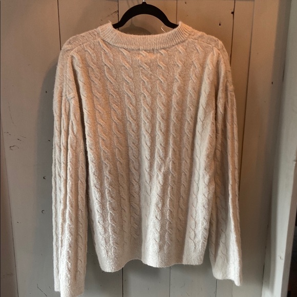 H&M Cream Cable Knit Crew Neck Sweater - Picture 3 of 3